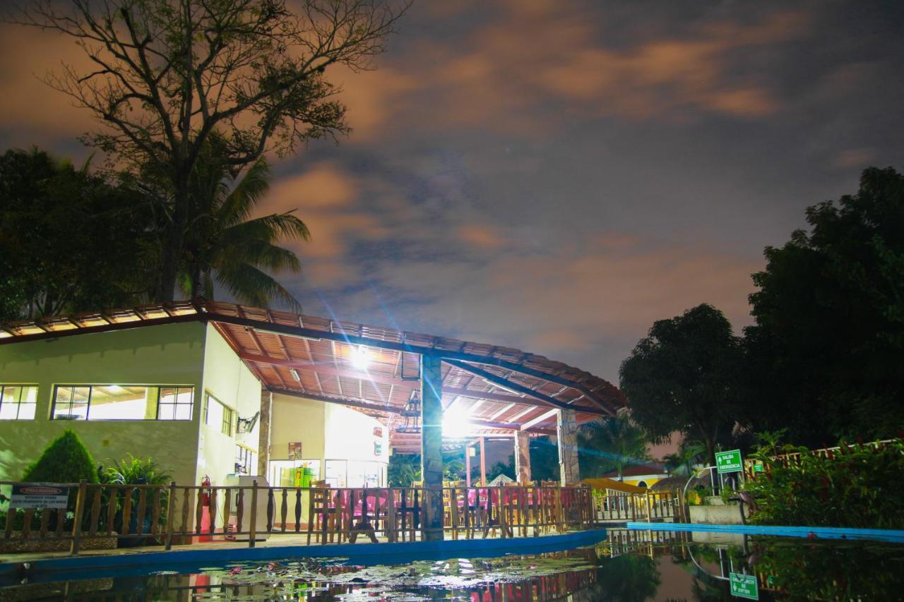 Apart Hotel Acuarious De Luis Estelí المظهر الخارجي الصورة