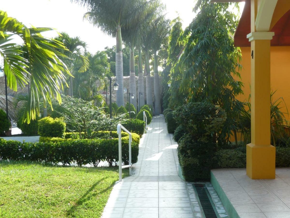 Apart Hotel Acuarious De Luis Estelí المظهر الخارجي الصورة
